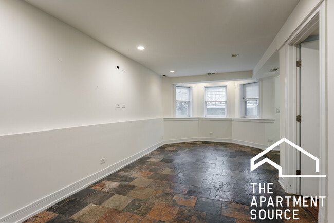 Building Photo - 3023 N Oakley Ave