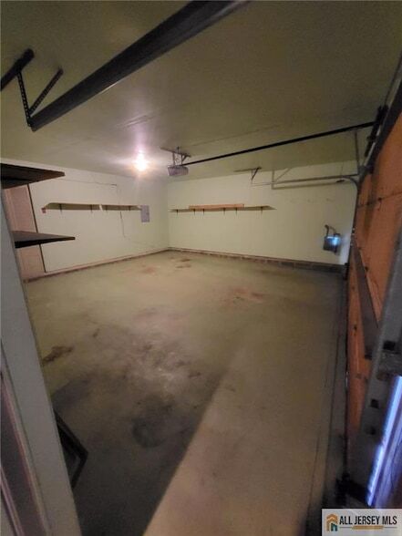 Building Photo - 12 Carriage Pl
