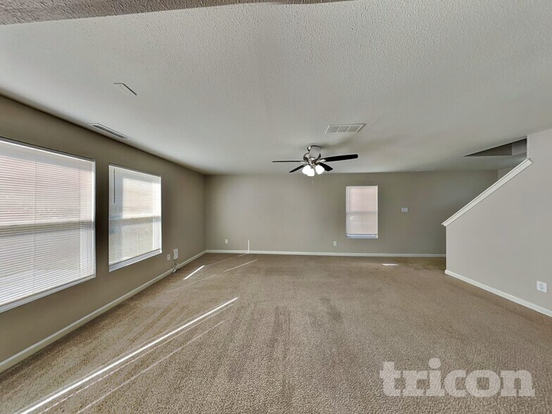 Building Photo - 908 Littleton Dr