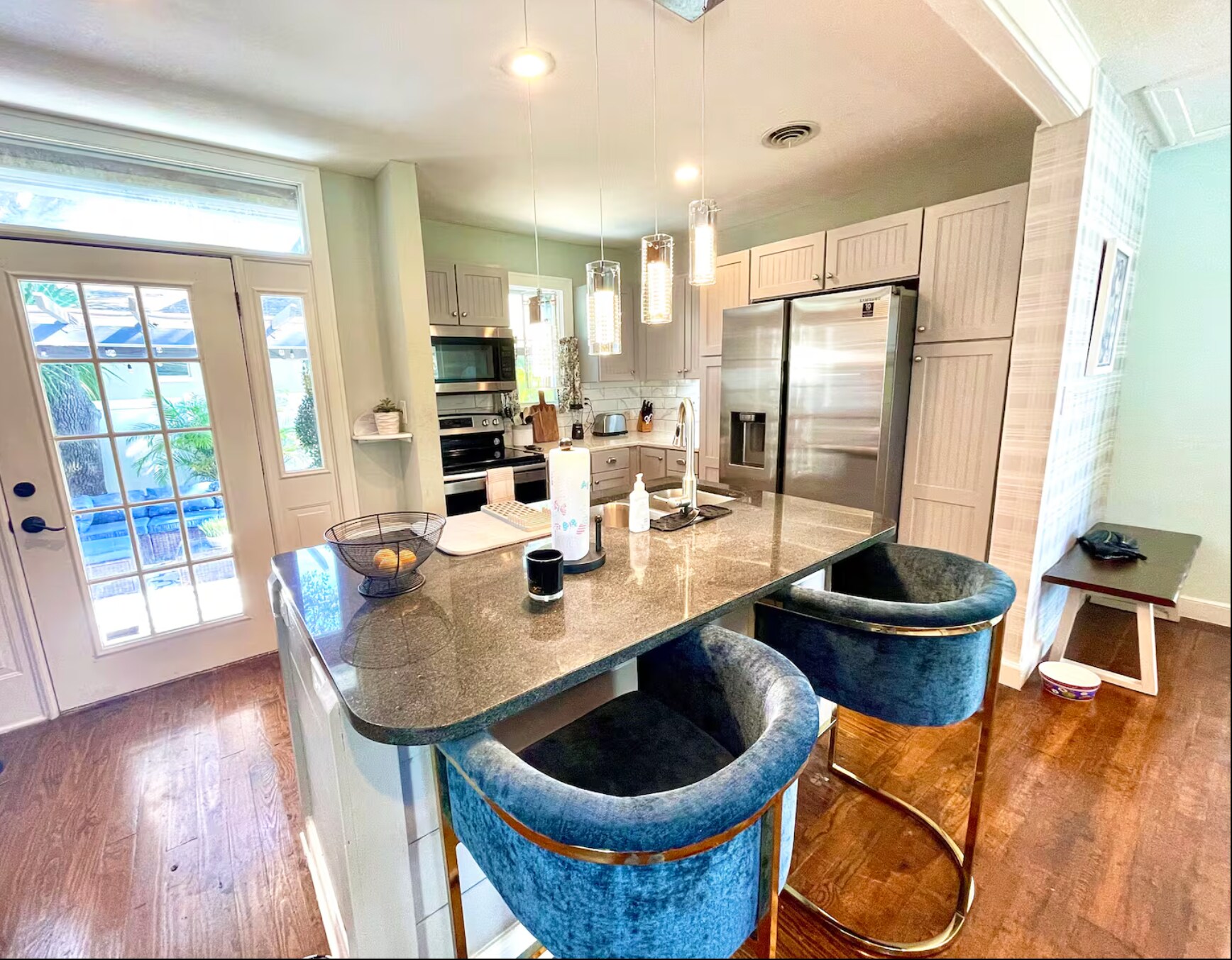 large kitchen - 3319 W Paul Ave