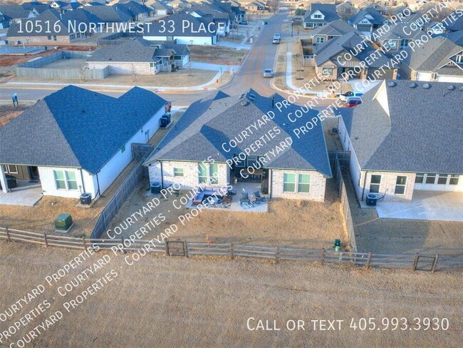 Building Photo - 10516 NW 33rd Pl