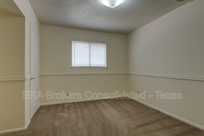 Building Photo - 641 Richfield Dr