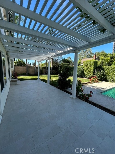 Building Photo - 1734 N Yurok St