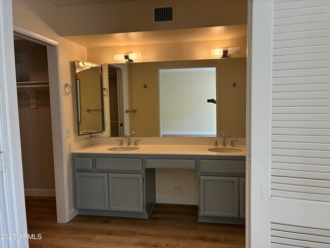 Building Photo - 8437 E San Benito Dr