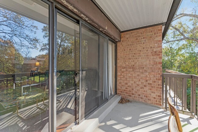 Building Photo - 2 Bedroom 2 Bathroom Condo Available for Rent