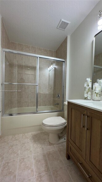 Building Photo - 985 SW 143rd Ave