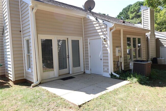 Building Photo - 310 Riverwalk Cir
