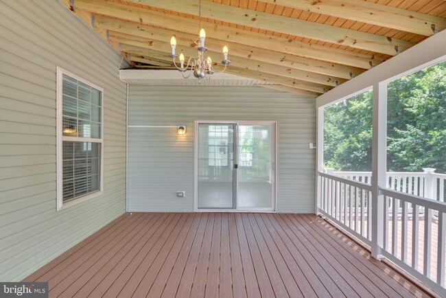 Building Photo - 8008 Hubble Dr