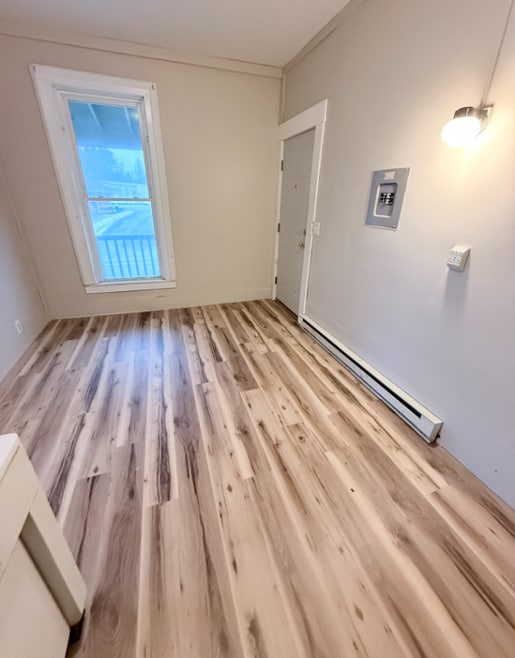 Building Photo - 210 W Main St