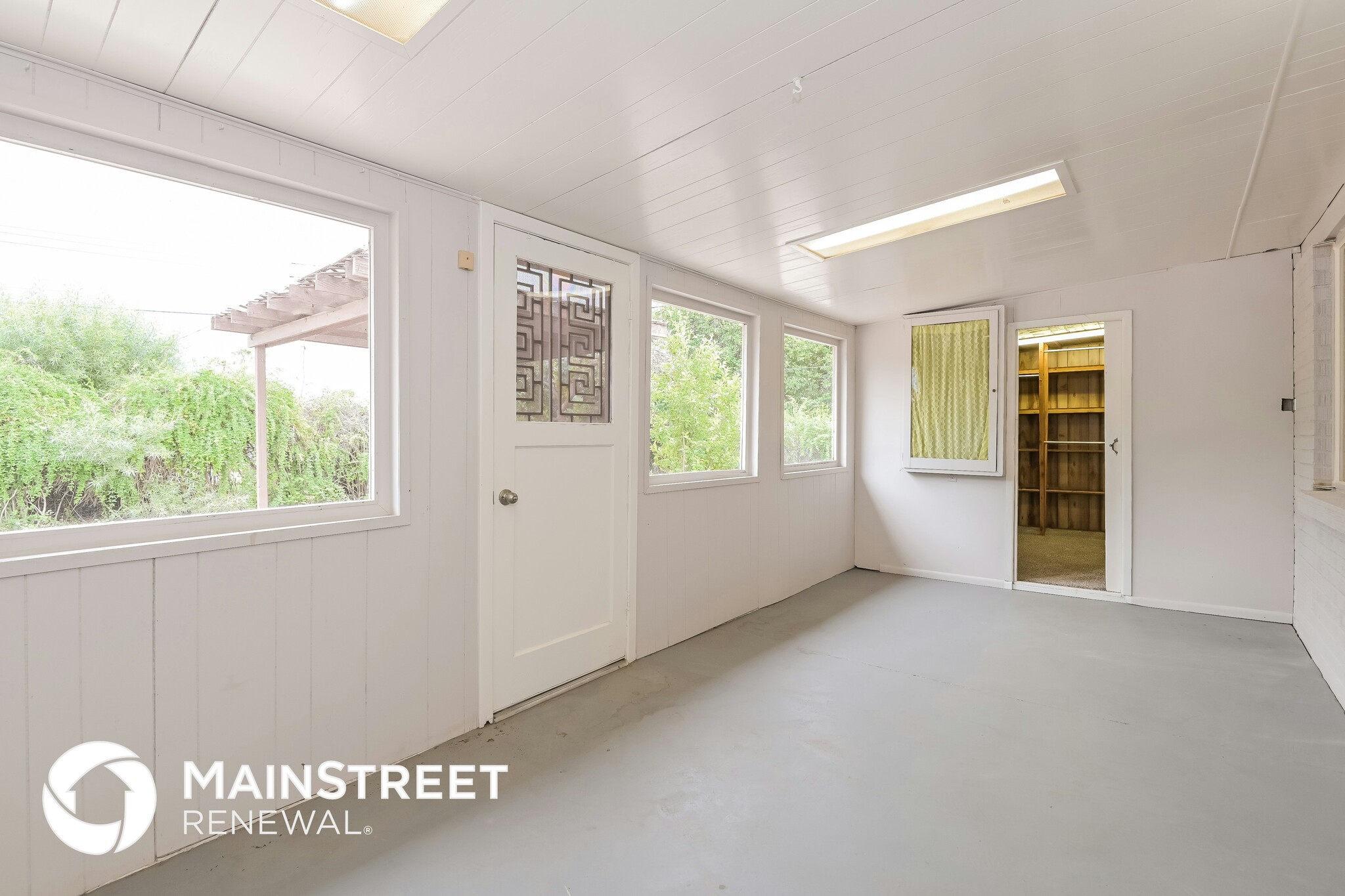 Building Photo - 1641 S Cloverland Ave