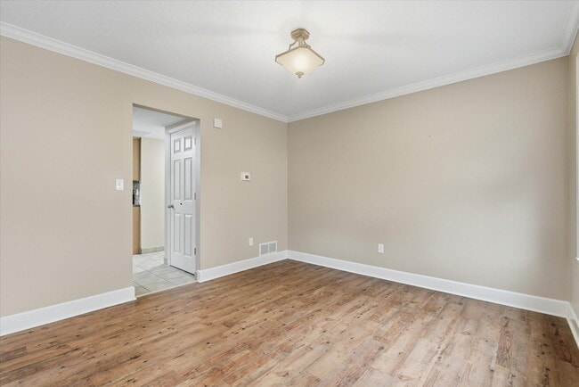 Building Photo - 420 N Village Cir