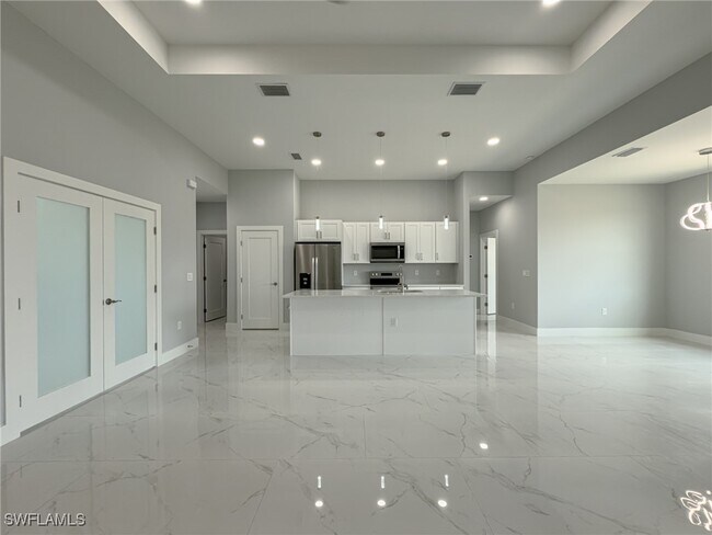 Building Photo - 417 Paddock St
