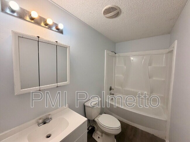 Building Photo - 119 Chatham Forest Cir