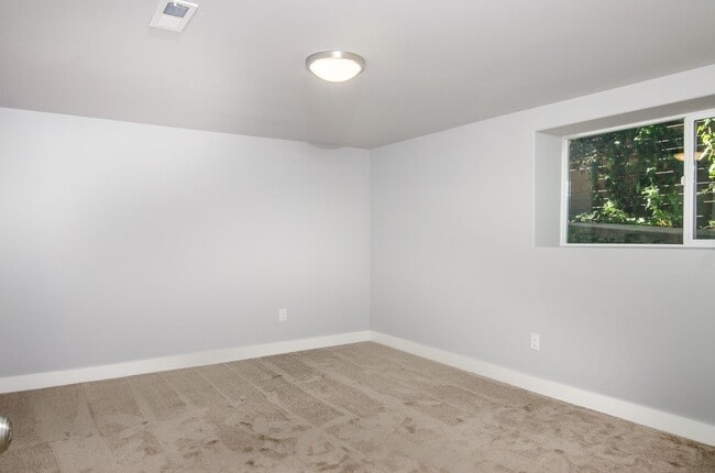 Building Photo - 4Bd/3.5Ba Seattle Home