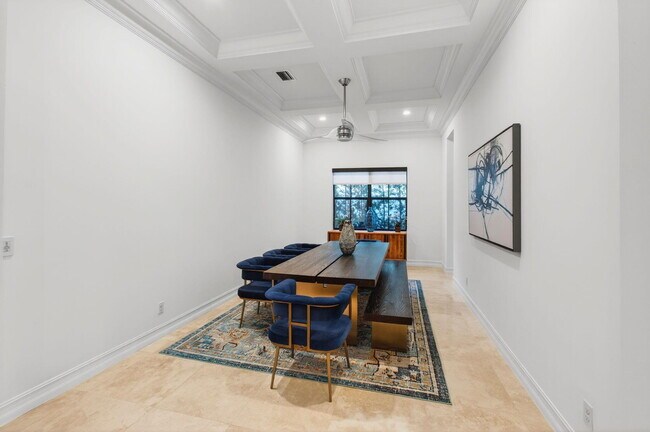 Building Photo - 17662 Cadena Dr