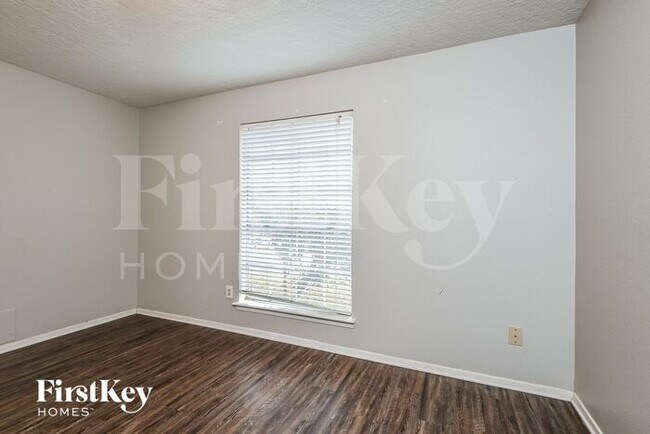 Building Photo - 2718 N Brompton Dr