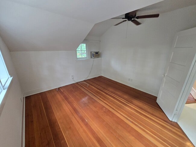 Building Photo - Beautiful 2 Bed 1 Bath Home in Sierra Madre