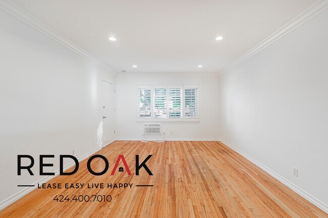 Building Photo - 14619 Moorpark St