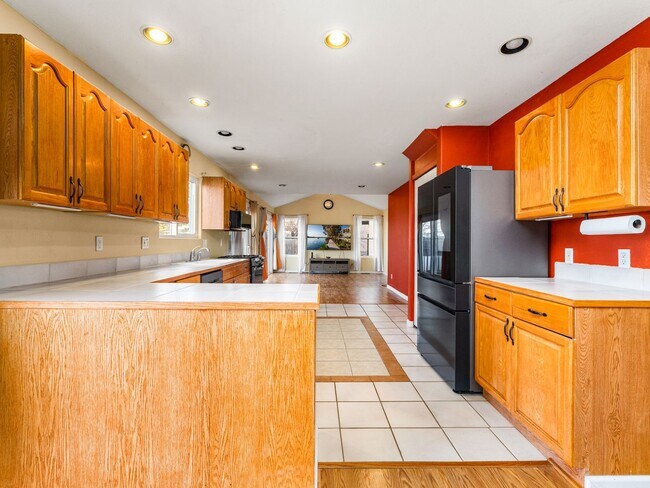 Building Photo - 275 W Baldwyn Dr