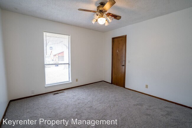 Building Photo - 3 br, 2 bath House - 1810 W 64th St