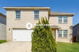 Building Photo - 4 Bedroom Pet-Friendly Home in San Antonio, TX with Main Street Renewal