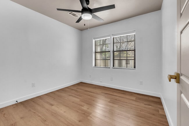 Building Photo - 4895 Helene Rd