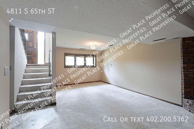 Building Photo - 4811 S 65th St