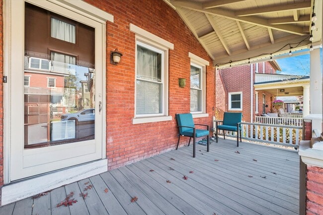 Building Photo - COMING SOON!  Charming Updated Twin in Wes...