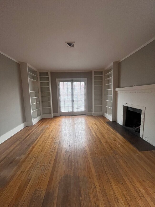 Building Photo - Coming Soon to Midtown - 3 Bedroom 3 Bath Townhome!