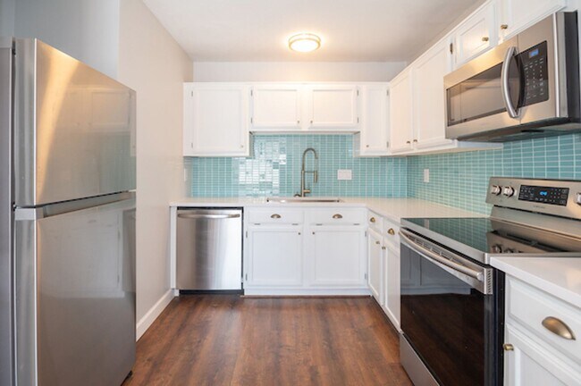 Building Photo - Cozy South East Austin Condo