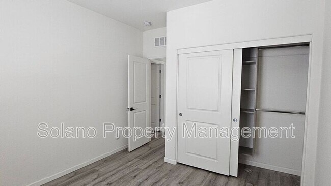 Building Photo - 1205 Niemann St