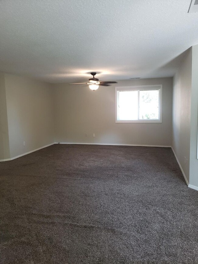Building Photo - Beautiful Home in Quiet Cul-de-sac!