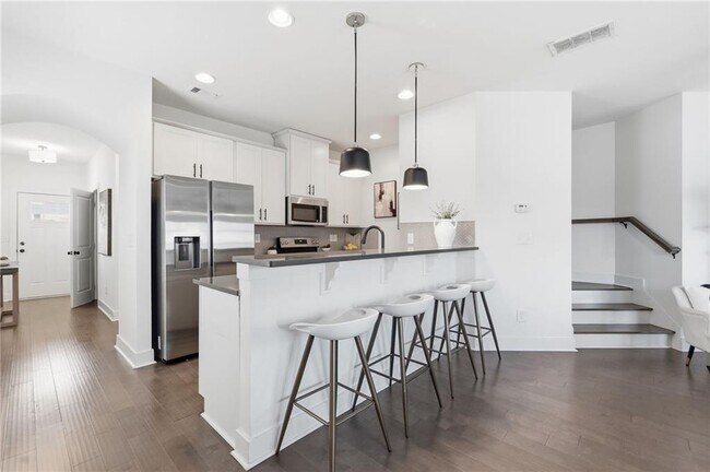 Building Photo - 1883 Plainsboro Dr