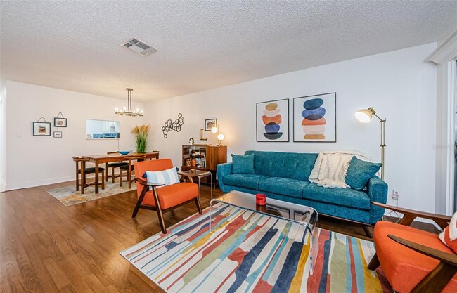 Building Photo - 601 N Hercules Ave