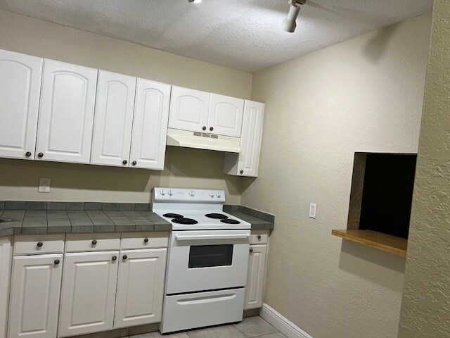 Building Photo - 11131 Royal Palm Blvd