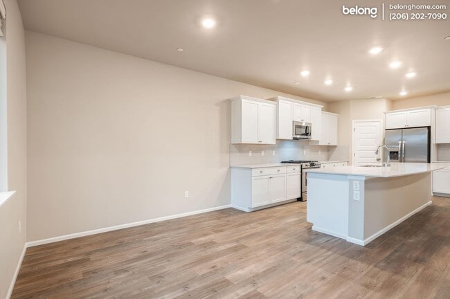 Building Photo - 3878 79th Dr NE