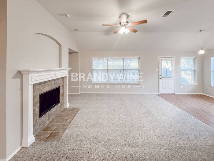 Building Photo - 806 Christine Dr