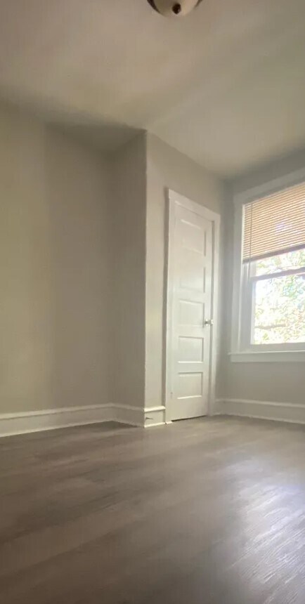 Building Photo - 2507 S Dewey St