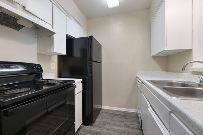 Building Photo - Estrella Apartment Homes