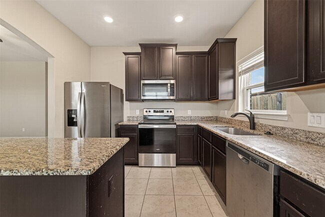 Building Photo - 21218 Echo Manor Dr