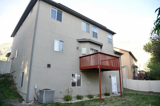 Building Photo - Beautiful House for rent in Provo