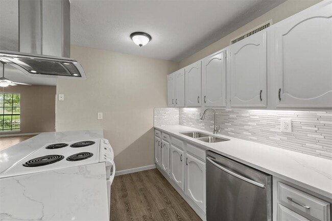 Building Photo - 6931 Tara Dr