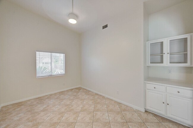 Building Photo - Beautiful 3 Bedroom Single Story Home in A...