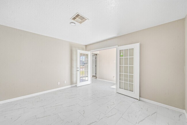 Building Photo - 1318 55th St