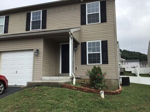 Building Photo - 2809 Mannerchor Rd