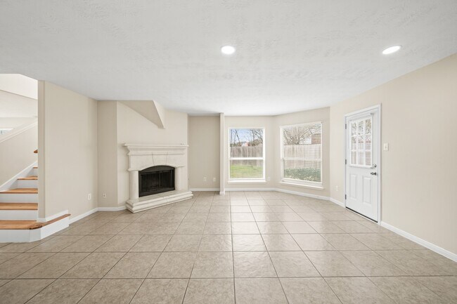 Building Photo - 3002 Palace Oaks Dr