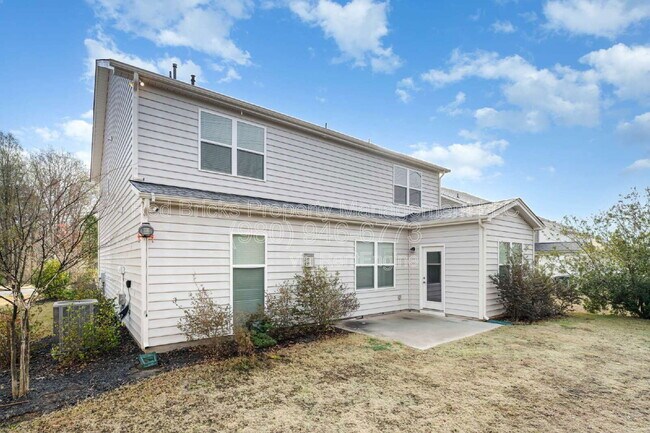 Building Photo - 19016 Yellow Birch Dr