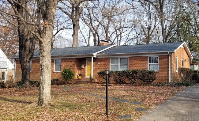 Primary Photo - 703 Longview St