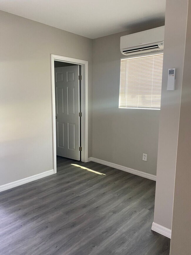 Building Photo - 5557 Arlington Rd