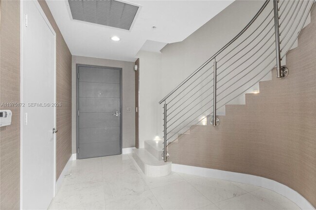 Building Photo - 17301 Biscayne Blvd